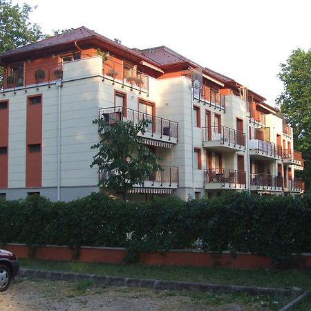 Villa Palazzo Apartments Siofok Exterior photo