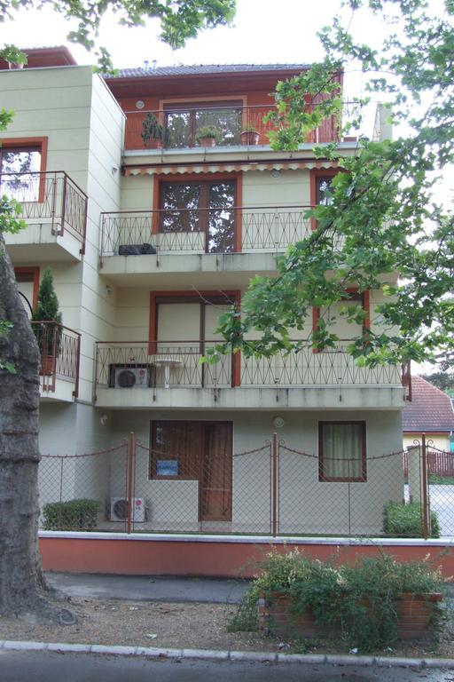 Villa Palazzo Apartments Siofok Exterior photo
